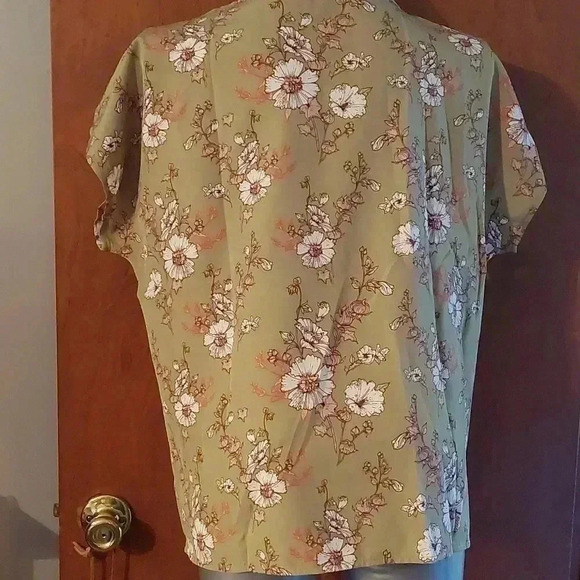 NWT Boho green and white top size xl - Picture 3 of 4